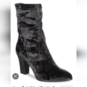 Never worn! Velvet ankle heels.